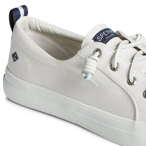 Women's Crest Vibe Sneakers - White (L139340430)